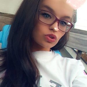 Meet your Posher, Hayley